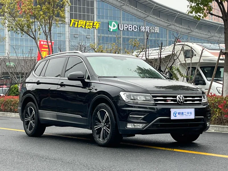 Volkswagen Tiguan L 2021 330TSI Auto Two-Drive Smart Edition interior photo 18 Volkswagen Tiguan L 2021 330TSI Auto Two-Drive Smart Edition interior photo 18