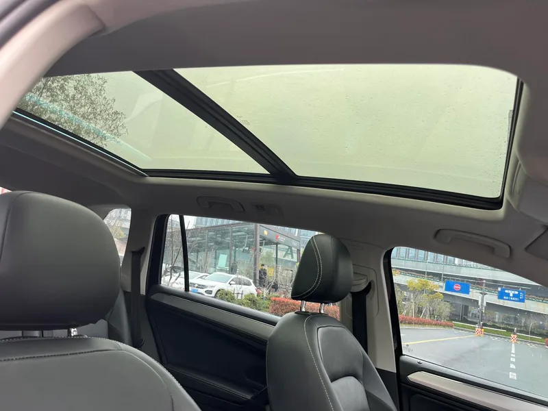 Volkswagen Tiguan L 2021 330TSI Auto Two-Drive Smart Edition interior photo 20 Volkswagen Tiguan L 2021 330TSI Auto Two-Drive Smart Edition interior photo 20