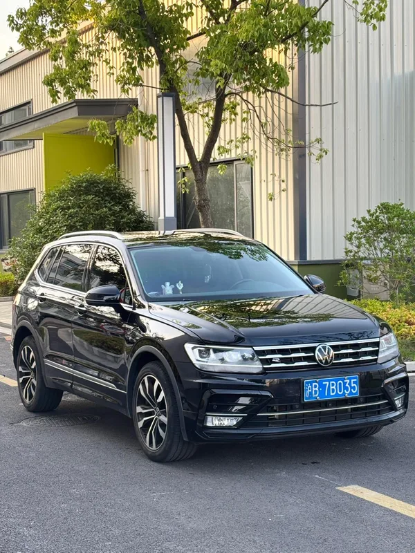 Volkswagen Tiguan L 2020 330TSI Automatic two-wheel drive R-Line Flagship Edition China V exterior photo 3 Volkswagen Tiguan L 2020 330TSI Automatic two-wheel drive R-Line Flagship Edition China V exterior photo 3