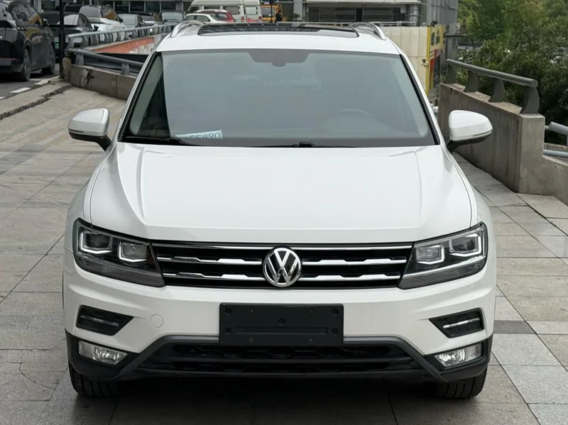 Volkswagen Tiguan L 2019 330TSI Automatic two-wheel drive panoramic comfort version China V exterior photo 2 Volkswagen Tiguan L 2019 330TSI Automatic two-wheel drive panoramic comfort version China V exterior photo 2