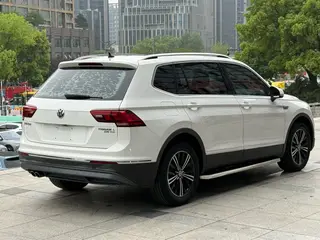 Volkswagen Tiguan L 2019 330TSI Automatic two-wheel drive panoramic comfort version China V exterior photo 4 Volkswagen Tiguan L 2019 330TSI Automatic two-wheel drive panoramic comfort version China V exterior photo 4