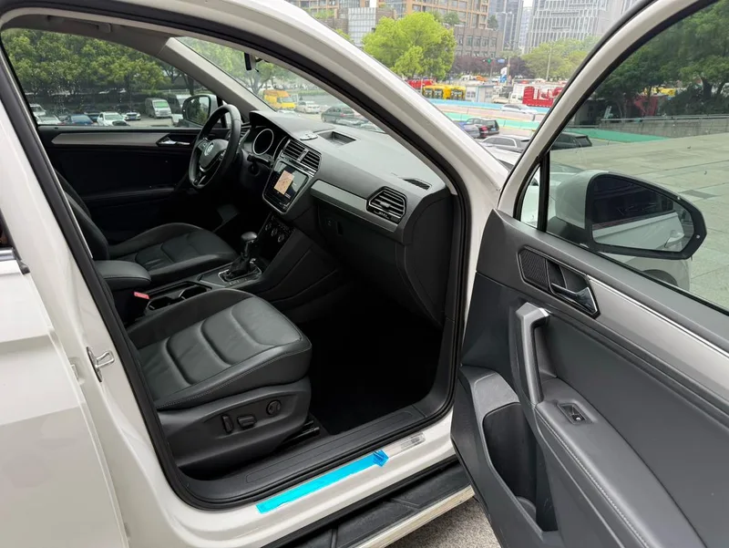 Volkswagen Tiguan L 2019 330TSI Automatic two-wheel drive panoramic comfort version China V interior photo 15 Volkswagen Tiguan L 2019 330TSI Automatic two-wheel drive panoramic comfort version China V interior photo 15