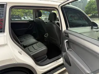Volkswagen Tiguan L 2019 330TSI Automatic two-wheel drive panoramic comfort version China V interior photo 18 Volkswagen Tiguan L 2019 330TSI Automatic two-wheel drive panoramic comfort version China V interior photo 18