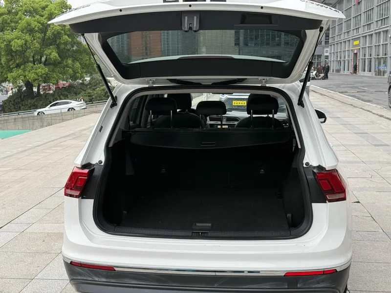 Volkswagen Tiguan L 2019 330TSI Automatic two-wheel drive panoramic comfort version China V interior photo 20 Volkswagen Tiguan L 2019 330TSI Automatic two-wheel drive panoramic comfort version China V interior photo 20