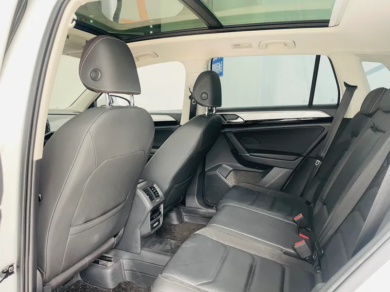 Volkswagen Tayron 2020 280TSI Edición de enlace inteligente de lujo interior foto 10 Volkswagen Tayron 2020 280TSI Edición de enlace inteligente de lujo interior foto 10