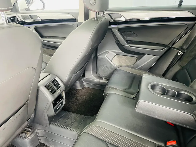 Volkswagen Tayron 2020 280TSI Edición de enlace inteligente de lujo interior foto 11 Volkswagen Tayron 2020 280TSI Edición de enlace inteligente de lujo interior foto 11
