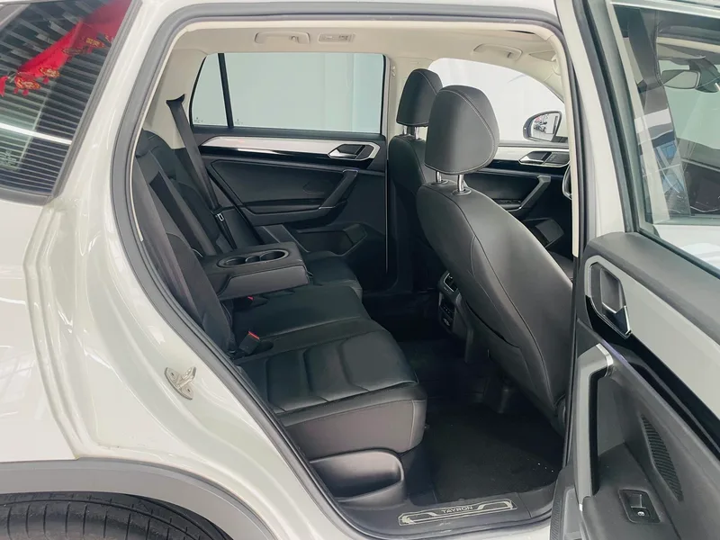 Volkswagen Tayron 2020 280TSI Edición de enlace inteligente de lujo interior foto 13 Volkswagen Tayron 2020 280TSI Edición de enlace inteligente de lujo interior foto 13