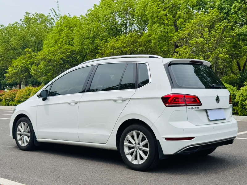 Volkswagen Golf Sportsvan 2019 280TSI automatic watch type Country VI exterior photo 6 Volkswagen Golf Sportsvan 2019 280TSI automatic watch type Country VI exterior photo 6