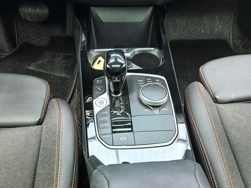 BMW 2 Series 2023 225i Coupé de cuatro puertas M Conjunto deportivo interior foto 19 BMW 2 Series 2023 225i Coupé de cuatro puertas M Conjunto deportivo interior foto 19