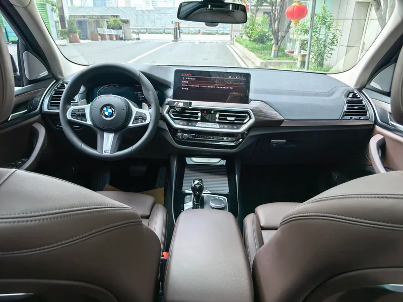 BMW X3 2022 xDrive30i Leading Type M Obsidian Night Suit interior photo 15 BMW X3 2022 xDrive30i Leading Type M Obsidian Night Suit interior photo 15