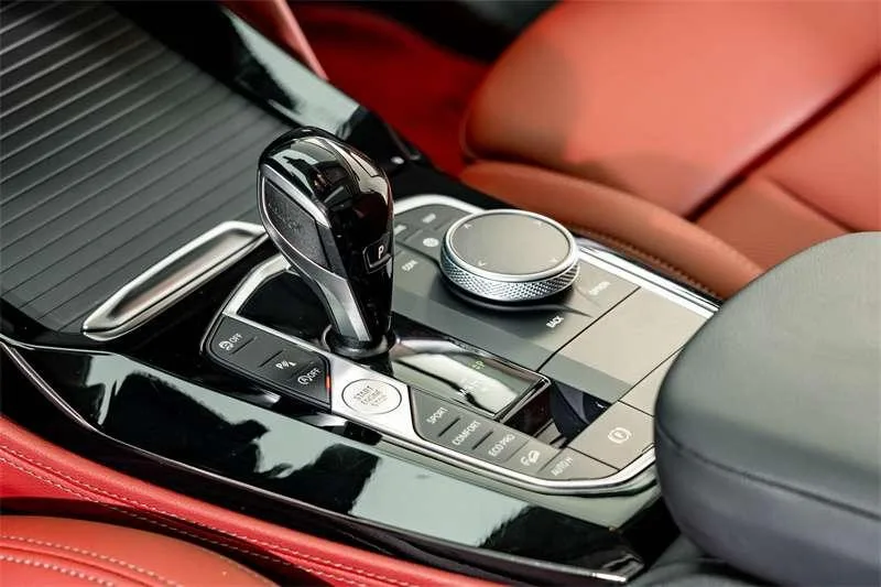 BMW X4 2022 xDrive 25i M Sports suit interior photo 11 BMW X4 2022 xDrive 25i M Sports suit interior photo 11