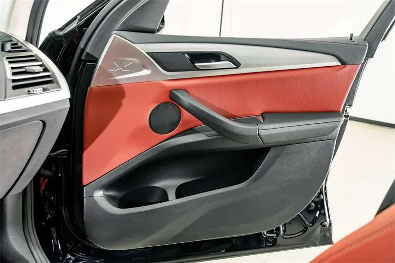 BMW X4 2022 xDrive 25i M Sports suit interior photo 15 BMW X4 2022 xDrive 25i M Sports suit interior photo 15