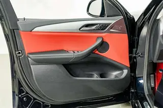 BMW X4 2022 xDrive 25i M Sports suit interior photo 16 BMW X4 2022 xDrive 25i M Sports suit interior photo 16