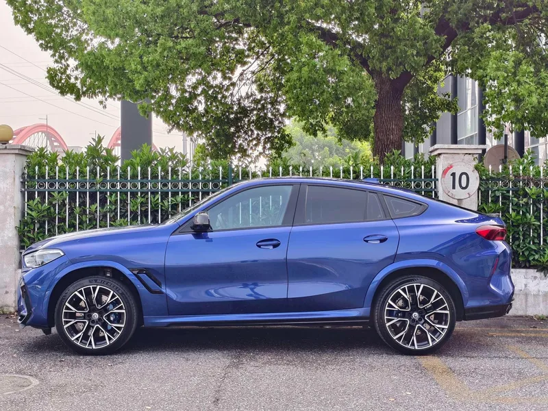 BMW X6 M 2022 4.4T Автоматический Полный привод 5 Кресло Оригинальная версия экстерьер фото 3 BMW X6 M 2022 4.4T Автоматический Полный привод 5 Кресло Оригинальная версия экстерьер фото 3