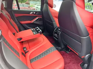 BMW X6 M 2022 4.4T Автоматический Полный привод 5 Кресло Оригинальная версия интерьер фото 18 BMW X6 M 2022 4.4T Автоматический Полный привод 5 Кресло Оригинальная версия интерьер фото 18