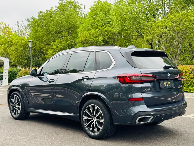 BMW X5 2022 xDrive40i M Ensemble de sport extérieur photo 5 BMW X5 2022 xDrive40i M Ensemble de sport extérieur photo 5