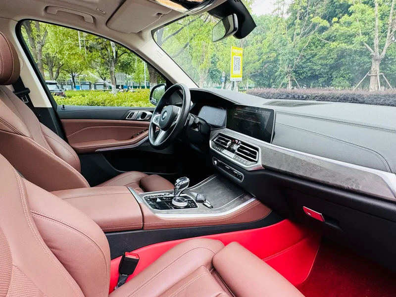 BMW X5 2022 xDrive40i M Ensemble de sport intérieur photo 11 BMW X5 2022 xDrive40i M Ensemble de sport intérieur photo 11