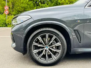 BMW X5 2022 xDrive40i M Ensemble de sport intérieur photo 18 BMW X5 2022 xDrive40i M Ensemble de sport intérieur photo 18