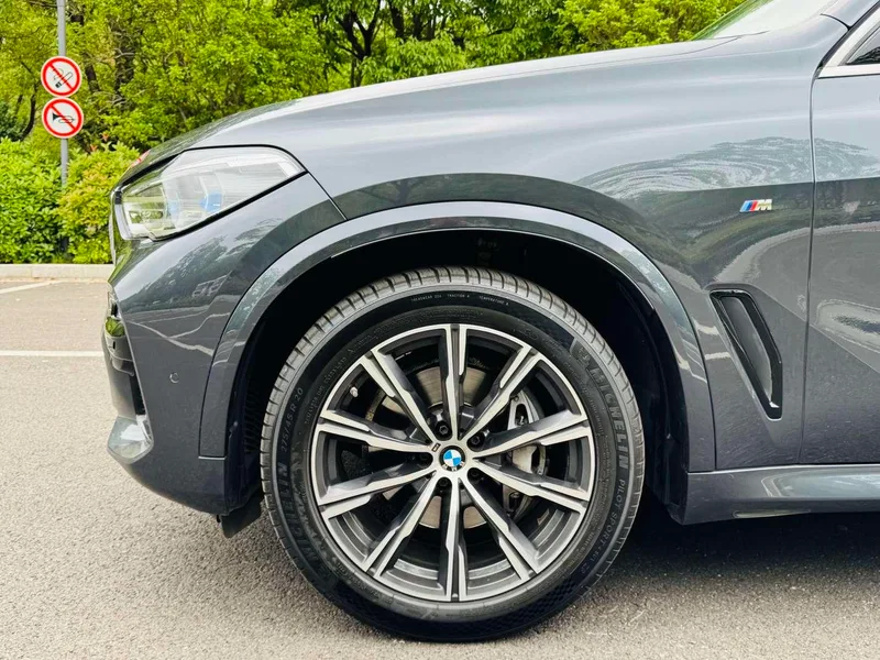 BMW X5 2022 xDrive40i M Ensemble de sport intérieur photo 18 BMW X5 2022 xDrive40i M Ensemble de sport intérieur photo 18