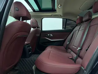 BMW 3 Series 2023 325Li M Traje nocturno deportivo Yao interior foto 10 BMW 3 Series 2023 325Li M Traje nocturno deportivo Yao interior foto 10