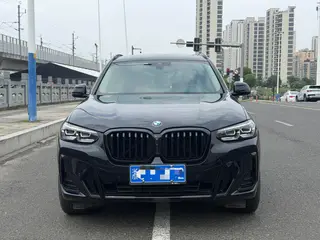 BMW X3 2023 xDrive30i Лидирующий M Ночной костюм экстерьер фото 2