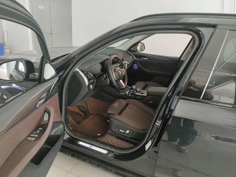 BMW X3 2023 xDrive30i Лидирующий M Ночной костюм экстерьер фото 4
