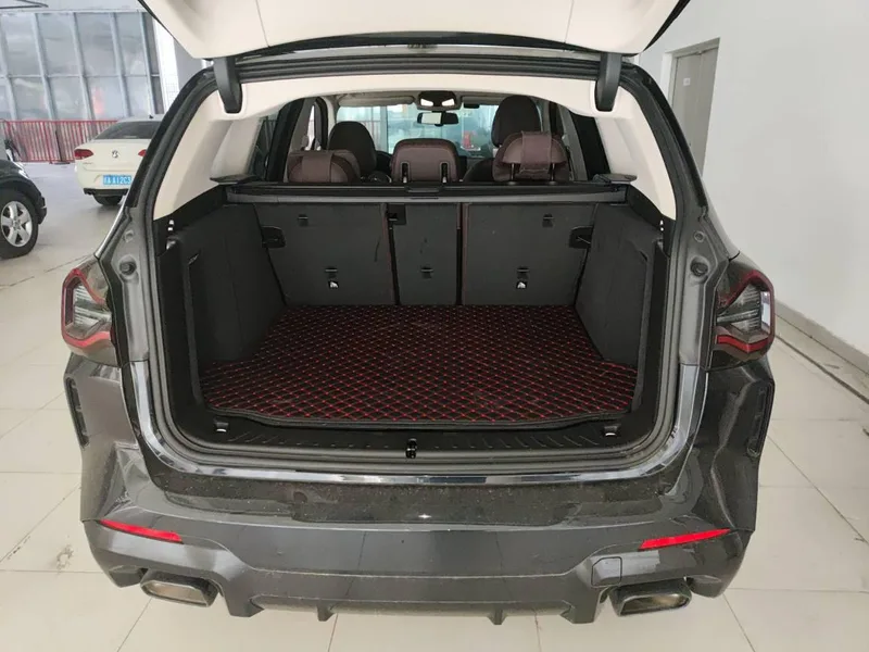BMW X3 2023 xDrive30i Лидирующий M Ночной костюм интерьер фото 9