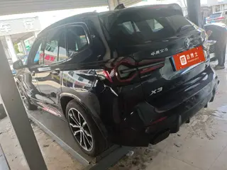 BMW X3 2023 xDrive30i Лидирующий M Ночной костюм интерьер фото 10