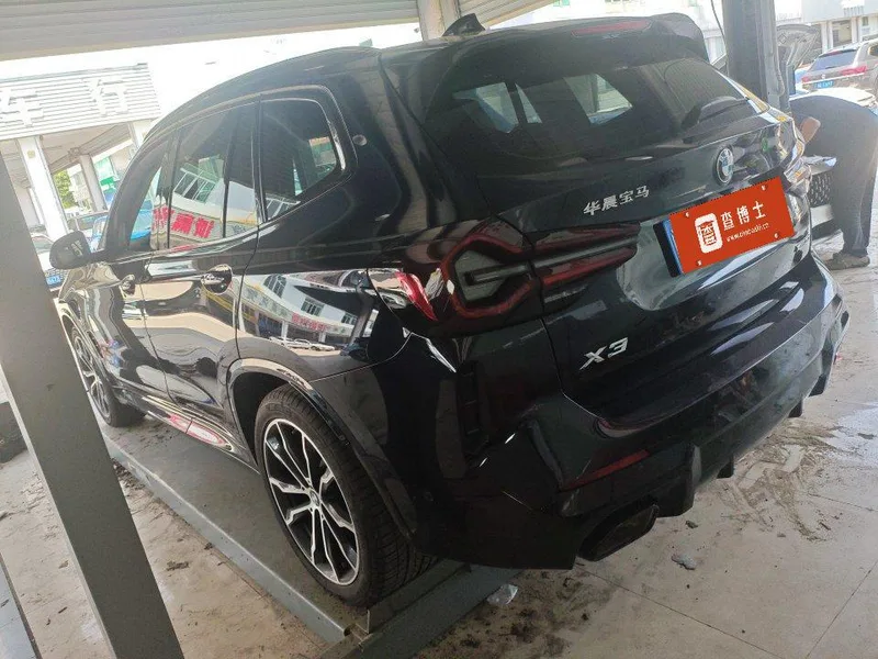 BMW X3 2023 xDrive30i Лидирующий M Ночной костюм интерьер фото 10