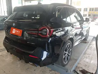 BMW X3 2023 xDrive30i Лидирующий M Ночной костюм интерьер фото 11