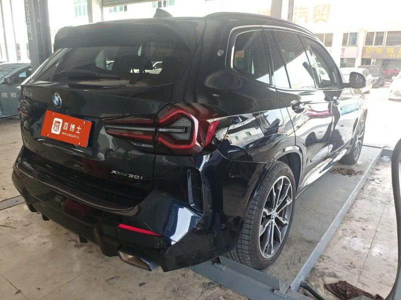 BMW X3 2023 xDrive30i Лидирующий M Ночной костюм интерьер фото 11