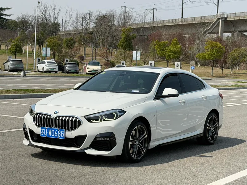BMW 2 Series 2021 225i Coupé à quatre portes M Ensemble de sport extérieur photo 1 BMW 2 Series 2021 225i Coupé à quatre portes M Ensemble de sport extérieur photo 1