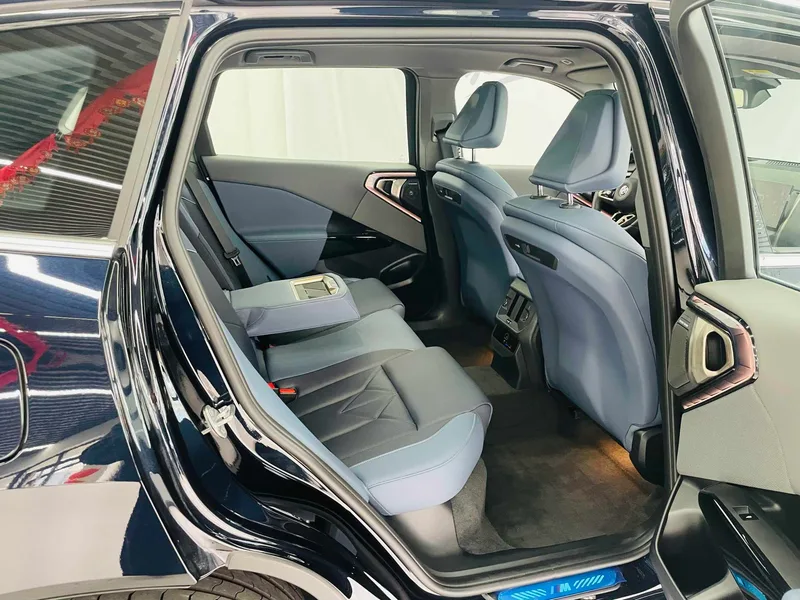 BMW X3 2025 xDrive30L Tipo de lujo M Conjunto deportivo interior foto 13 BMW X3 2025 xDrive30L Tipo de lujo M Conjunto deportivo interior foto 13