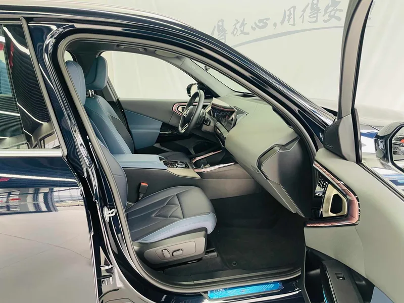 BMW X3 2025 xDrive30L Tipo de lujo M Conjunto deportivo interior foto 15 BMW X3 2025 xDrive30L Tipo de lujo M Conjunto deportivo interior foto 15
