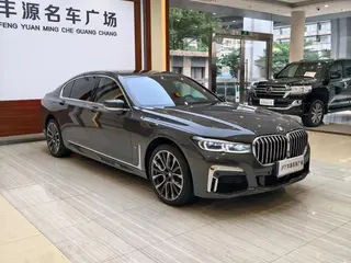 BMW 7 Series 2022 740Li xDrive Type administratif M Ensemble de sport extérieur photo 3 BMW 7 Series 2022 740Li xDrive Type administratif M Ensemble de sport extérieur photo 3