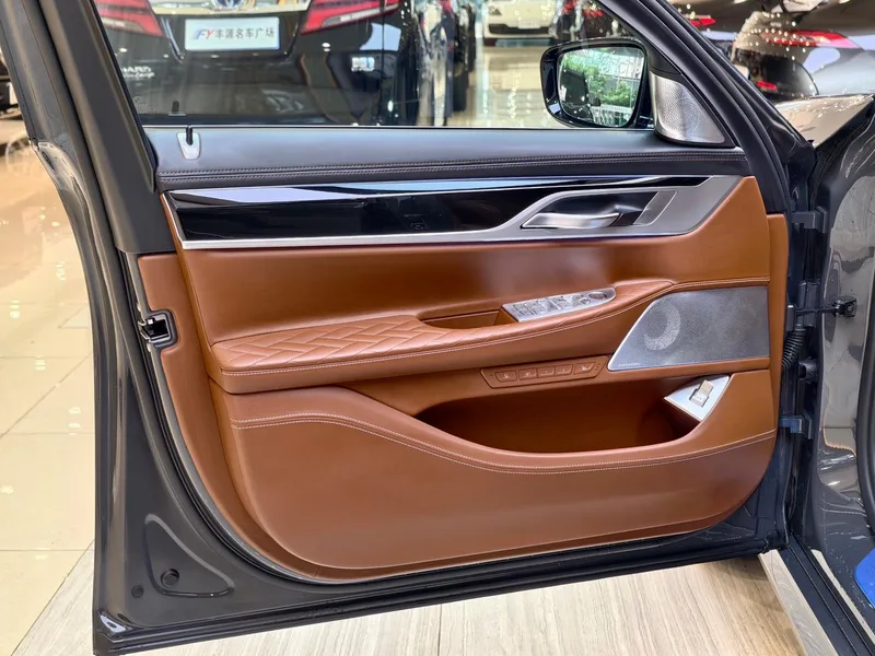 BMW 7 Series 2022 740Li xDrive Type administratif M Ensemble de sport extérieur photo 4 BMW 7 Series 2022 740Li xDrive Type administratif M Ensemble de sport extérieur photo 4