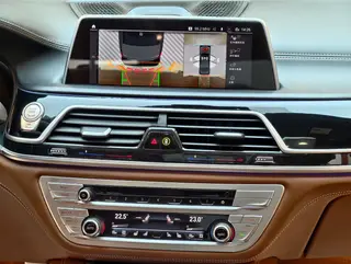 BMW 7 Series 2022 740Li xDrive Type administratif M Ensemble de sport intérieur photo 20 BMW 7 Series 2022 740Li xDrive Type administratif M Ensemble de sport intérieur photo 20