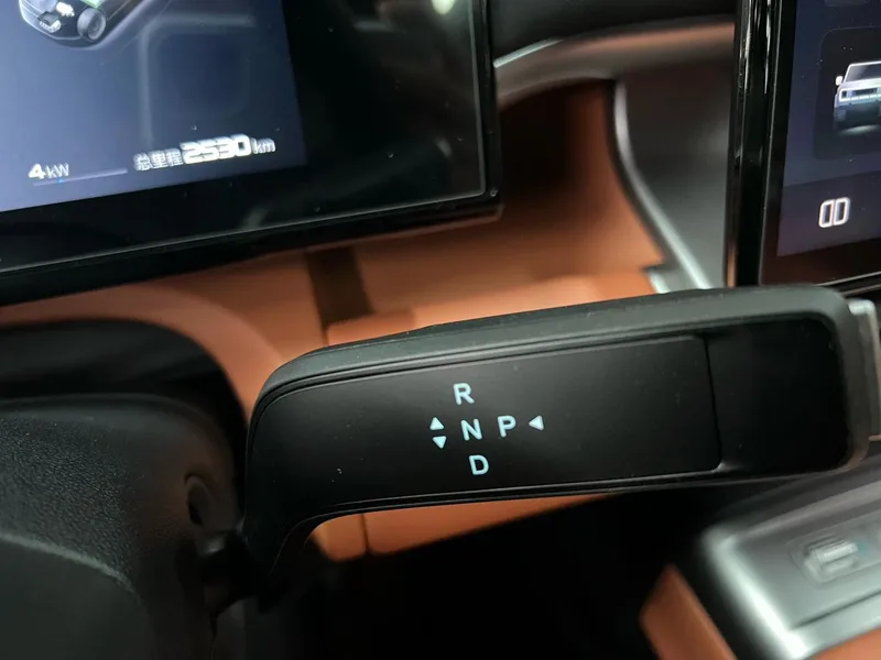 Fangchengbao Equation Leopard Titanium 7 2025 200KM Two-wheel drive Max version interior photo 11 Fangchengbao Equation Leopard Titanium 7 2025 200KM Two-wheel drive Max version interior photo 11