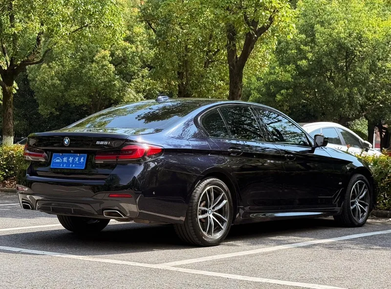 BMW 5 Series 2021 525i M Sports suit exterior photo 5 BMW 5 Series 2021 525i M Sports suit exterior photo 5