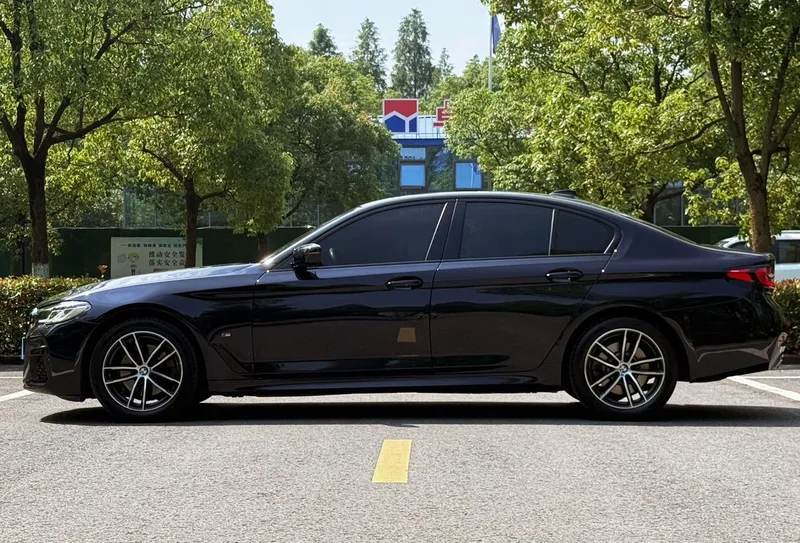 BMW 5 Series 2021 525i M Sports suit exterior photo 8 BMW 5 Series 2021 525i M Sports suit exterior photo 8
