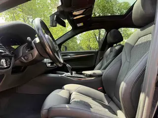 BMW 5 Series 2021 525i M Sports suit interior photo 10 BMW 5 Series 2021 525i M Sports suit interior photo 10