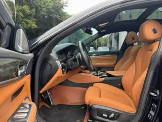 BMW 6 Series GT 2022 630i M Спортивный костюм интерьер фото 6
