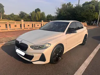 BMW 1 Series 2021 Mise à jour 125i M Édition de nuit sportive Yao