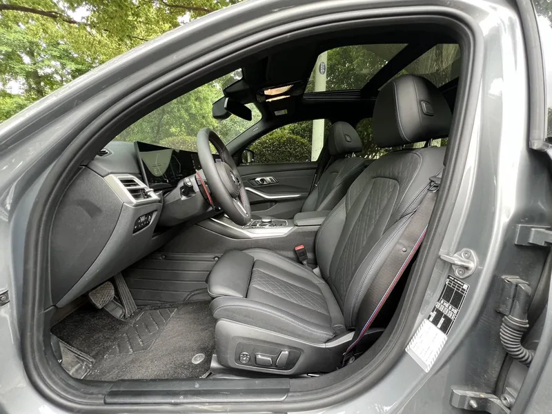 BMW 3 Series 2025 330Li Premium Class M Sports Night Suit exterior photo 7 BMW 3 Series 2025 330Li Premium Class M Sports Night Suit exterior photo 7