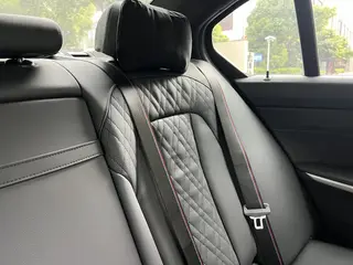 BMW 3 Series 2025 330Li Premium Class M Sports Night Suit interior photo 15 BMW 3 Series 2025 330Li Premium Class M Sports Night Suit interior photo 15