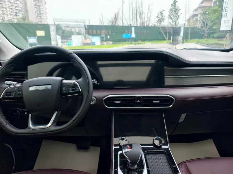 Jetour X90 PLUS 2025 1.6TD DCT Elite Edition interior photo 15 Jetour X90 PLUS 2025 1.6TD DCT Elite Edition interior photo 15