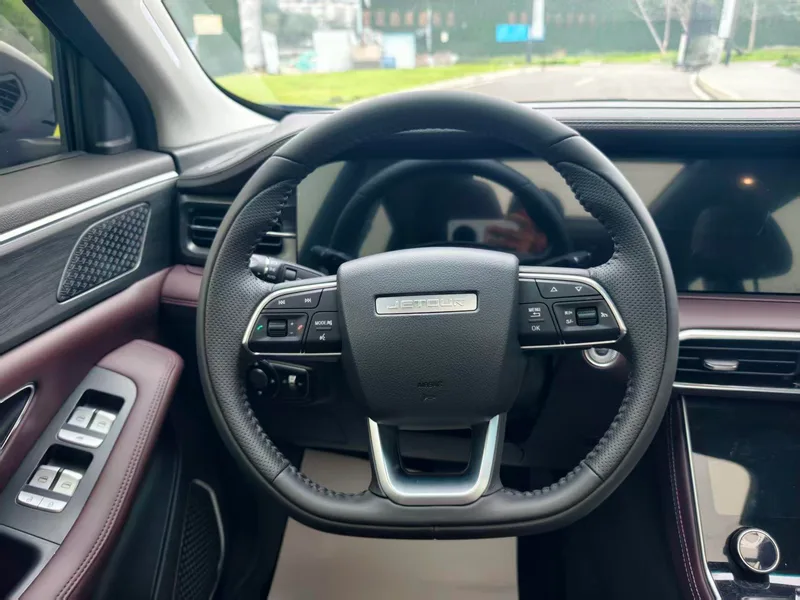 Jetour X90 PLUS 2025 1.6TD DCT Elite Edition interior photo 16 Jetour X90 PLUS 2025 1.6TD DCT Elite Edition interior photo 16