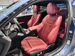 BMW 4 Series 2023 425i M Set de nuit de sport intérieur photo 12 BMW 4 Series 2023 425i M Set de nuit de sport intérieur photo 12