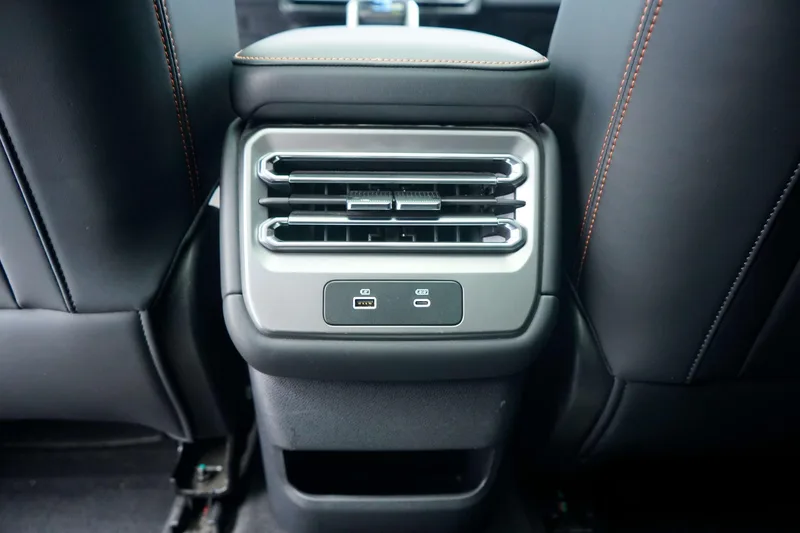 Jetour Jietu Freedom 2025 2.0TD Cruzando interior foto 19 Jetour Jietu Freedom 2025 2.0TD Cruzando interior foto 19