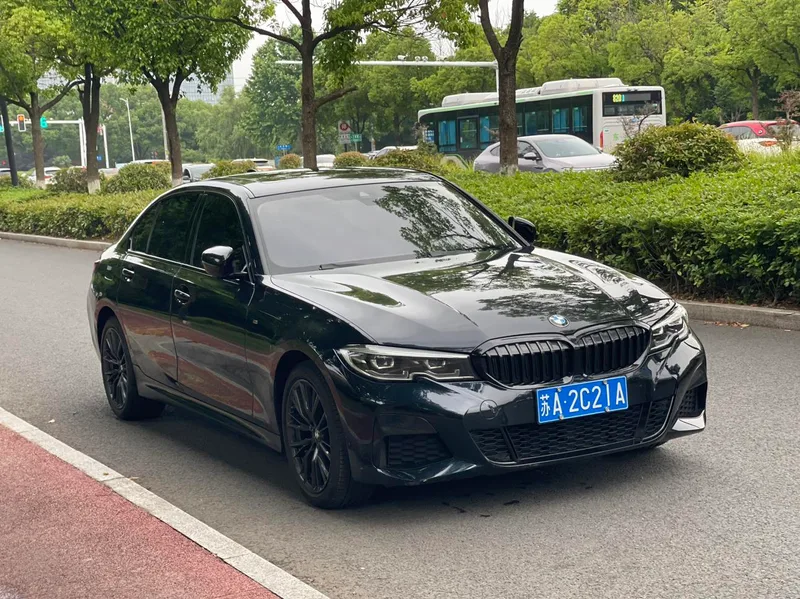 BMW 3 Series 2022 325Li M Sports Night Suit exterior photo 3 BMW 3 Series 2022 325Li M Sports Night Suit exterior photo 3